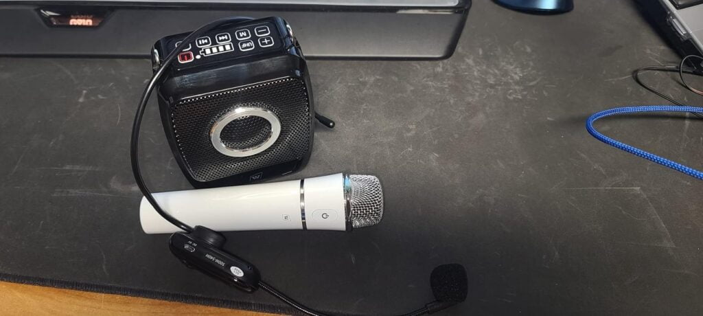 microphone and amplifier for singing 2